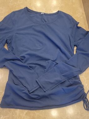*lululemon athletica Long Sleeve Tee in Blue
